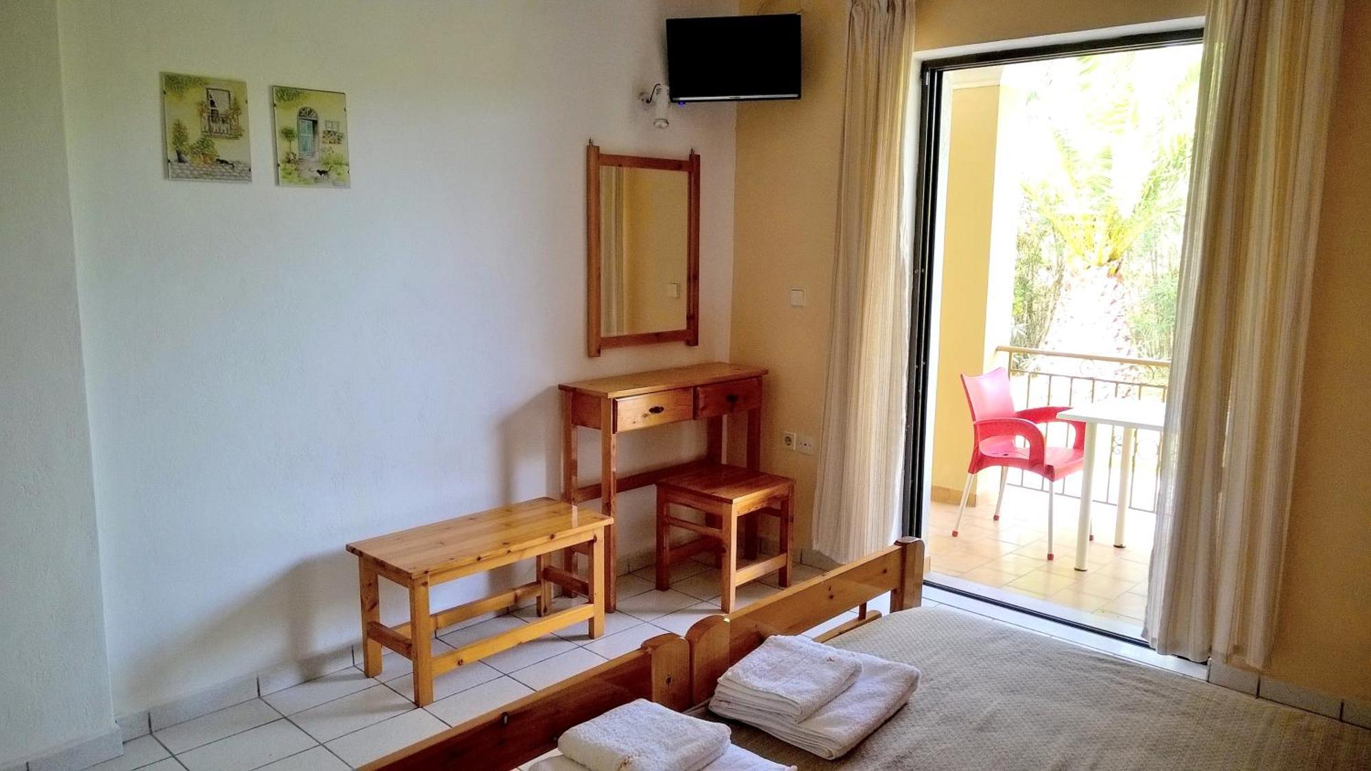 Irini Apartments And Studios Kávos Eksteriør billede